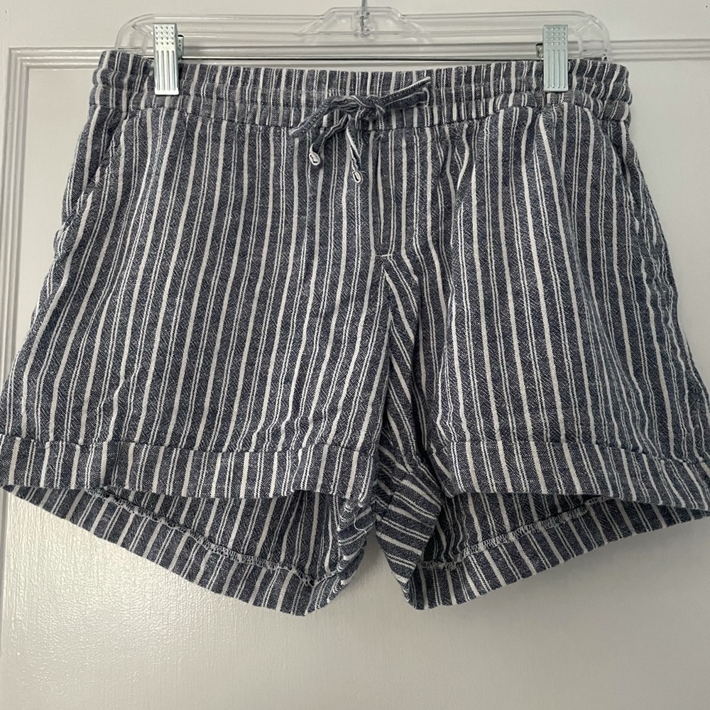 Strip light blue shorts